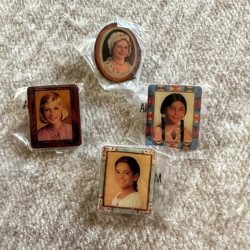 American Girl Circle of Smiles Pin Lot - Picture 3 of 4